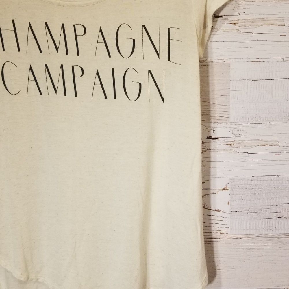 Francesca's Collections graphic top - Picture 3 of 8
